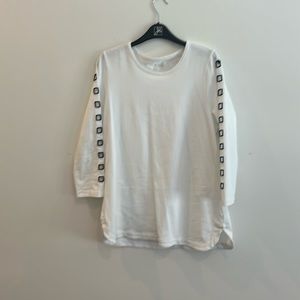 White did top with black trim